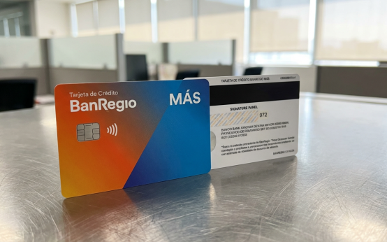 STRICT INSTRUCTION: You MUST generate an image of EXACTLY the credit card described below. Do NOT substitute, mix up, or invent any other card. The card identity is: CARD NAME: "Tarjeta de Crédito Ba